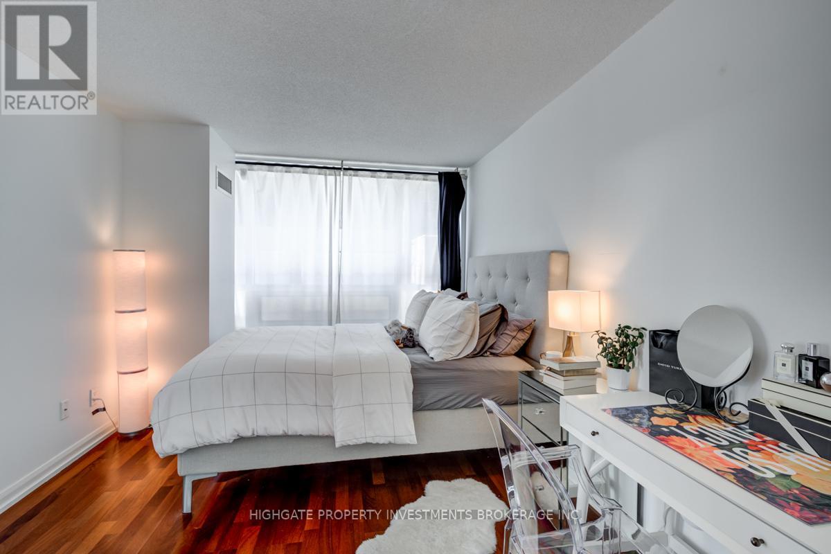 511 - 111 Elizabeth Street, Toronto, Ontario  M5G 1P7 - Photo 16 - C12155507