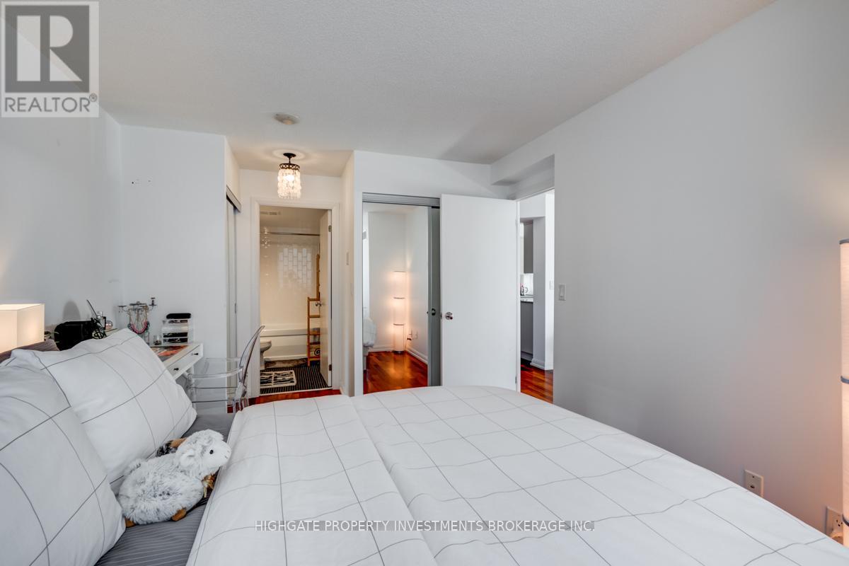 511 - 111 Elizabeth Street, Toronto, Ontario  M5G 1P7 - Photo 17 - C12155507