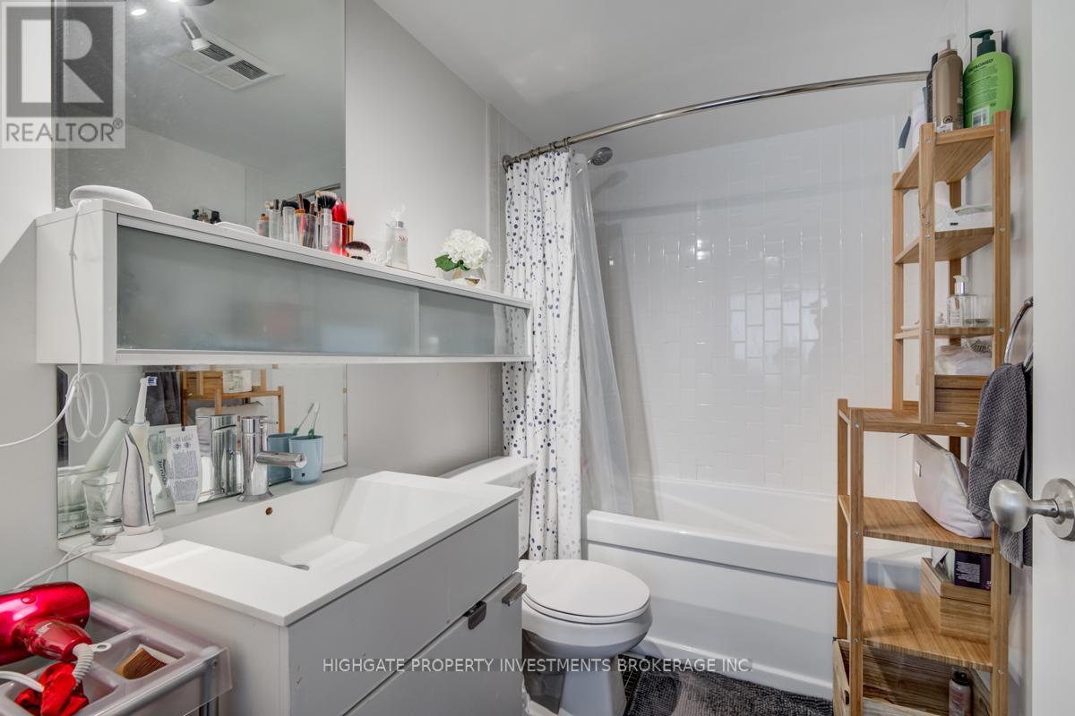 511 - 111 Elizabeth Street, Toronto, Ontario  M5G 1P7 - Photo 19 - C12155507