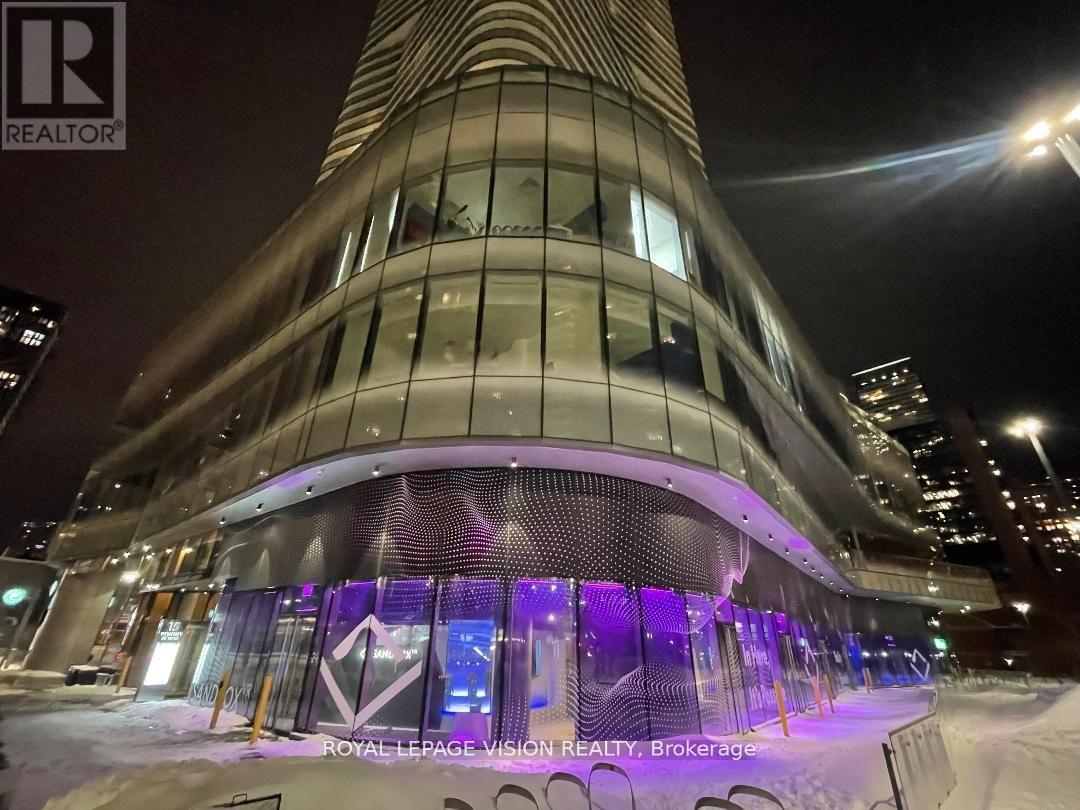 4712 - 11 Wellesley Street W, Toronto, Ontario  M4Y 1E8 - Photo 14 - C12155529