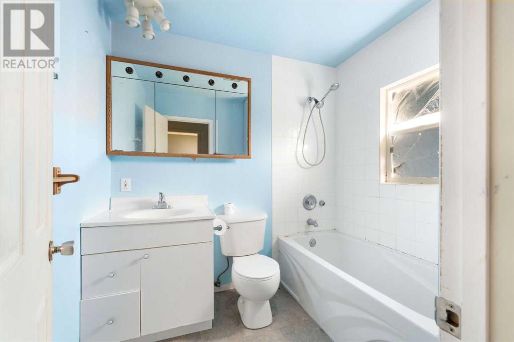 8531 47 Avenue Nw, Calgary, Alberta  T3B 1Z8 - Photo 21 - A2221743