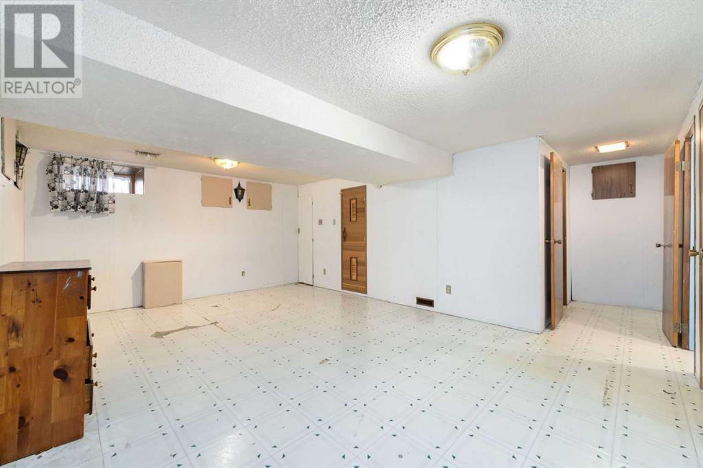 8531 47 Avenue Nw, Calgary, Alberta  T3B 1Z8 - Photo 24 - A2221743