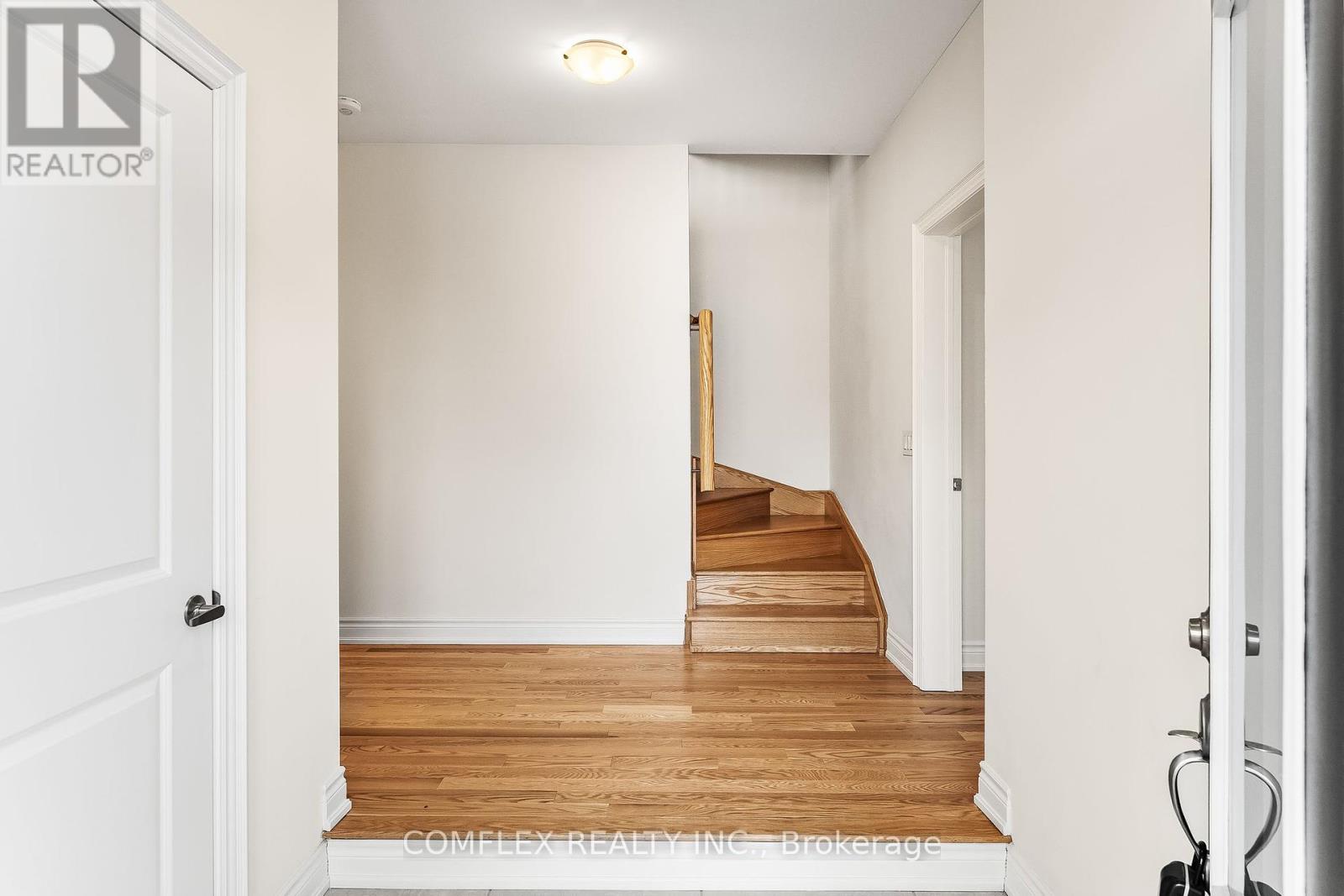 2832 Tippett Mews, Pickering, Ontario  L1X 0R6 - Photo 5 - E12155567