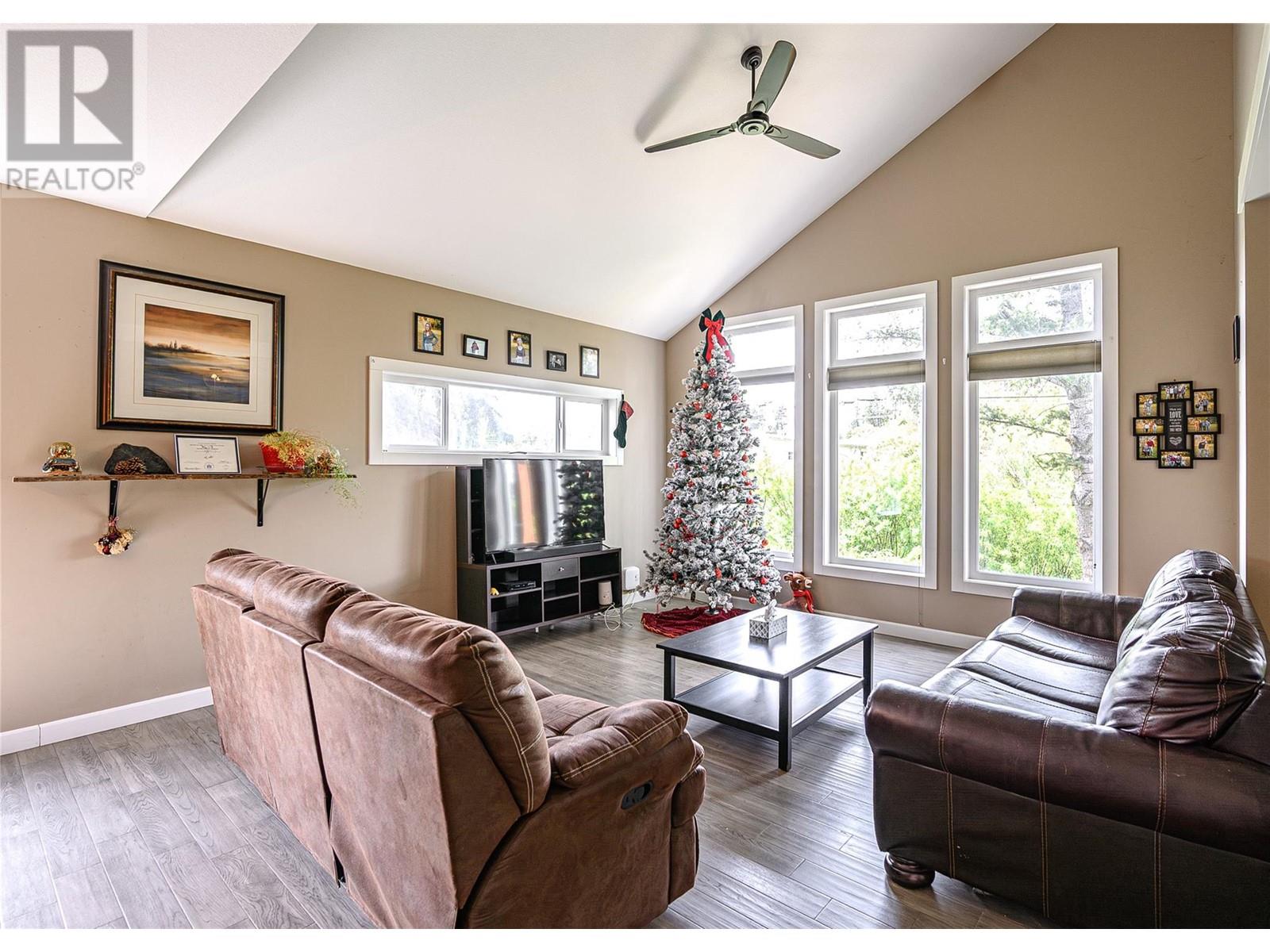 208 15th Avenue S, Cranbrook, British Columbia  V1C 2Y6 - Photo 14 - 10348406