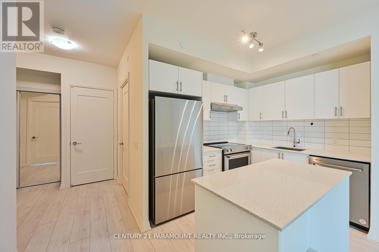 220 - 9000 Jane Street, Vaughan, Ontario  L4K 2M9 - Photo 5 - N12155275