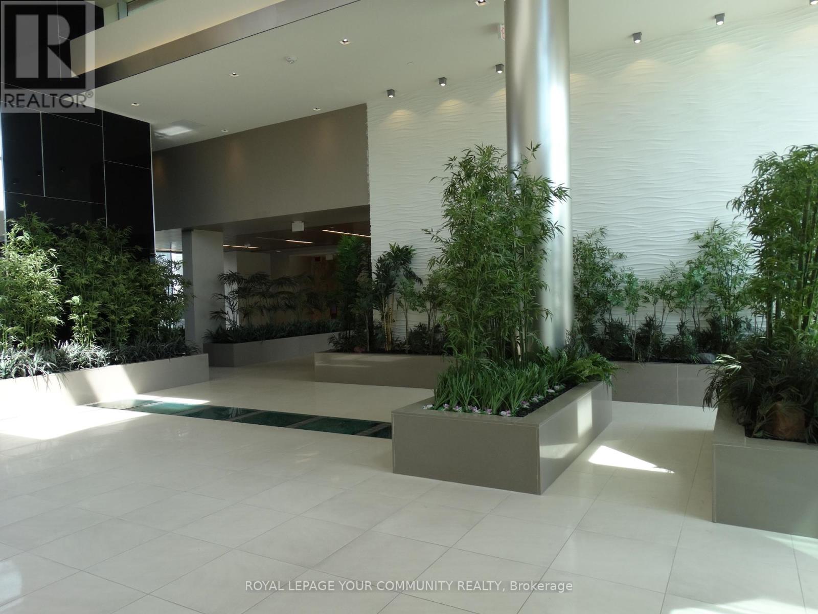 515b - 9600 Yonge Street, Richmond Hill, Ontario  L4C 0X3 - Photo 2 - N12155500