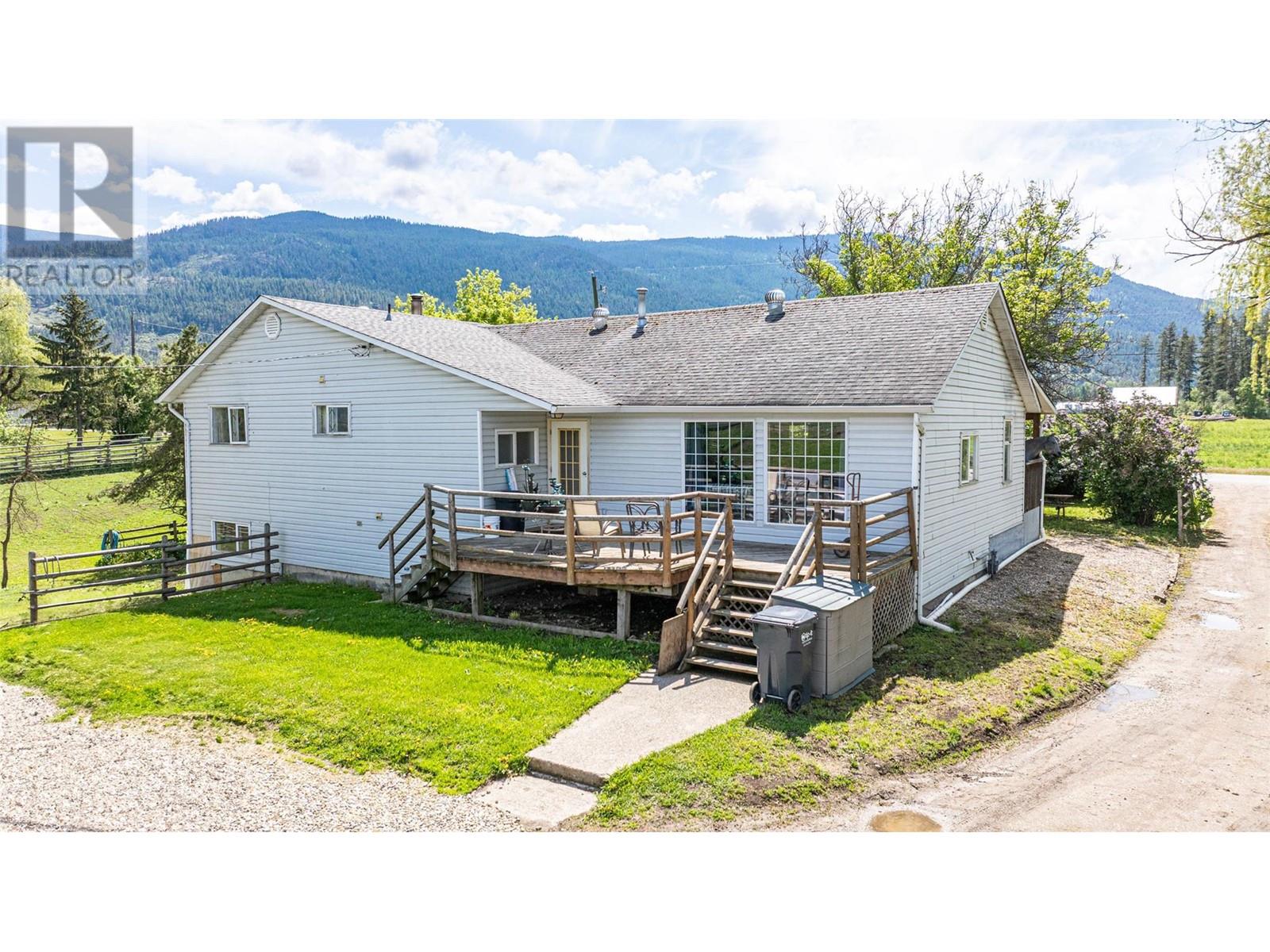 1956 Rosedale E Avenue, Armstrong, British Columbia