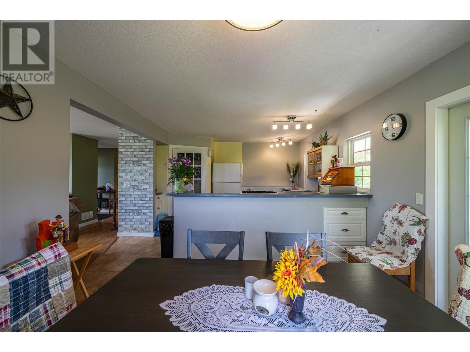 1956 Rosedale E Avenue, Armstrong, British Columbia  V4Y 0P1 - Photo 11 - 10348099