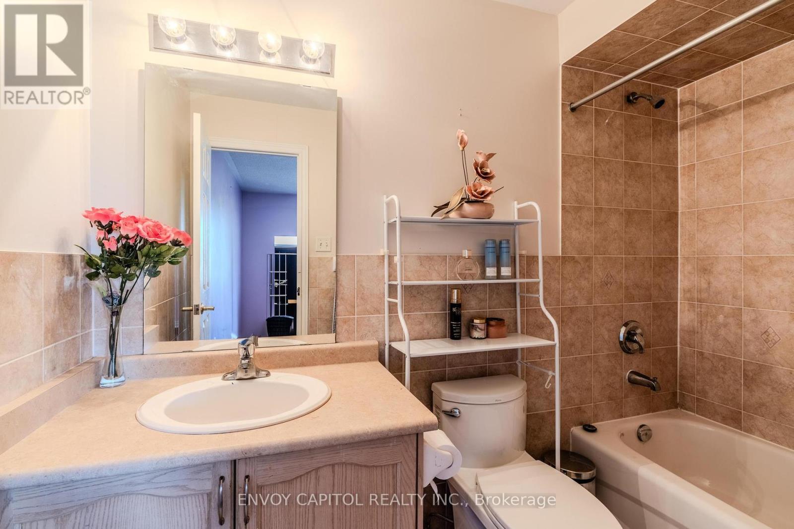 6 Sparkling Place, Brampton (Sandringham-Wellington), Ontario  L6R 2W9 - Photo 13 - W12155486