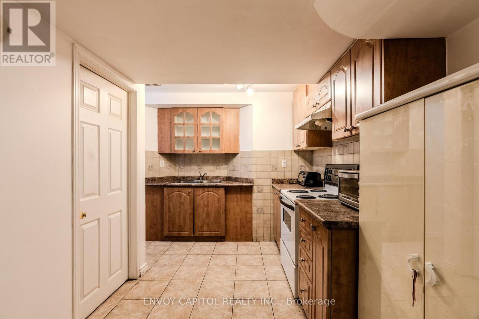 6 Sparkling Place, Brampton (Sandringham-Wellington), Ontario  L6R 2W9 - Photo 20 - W12155486