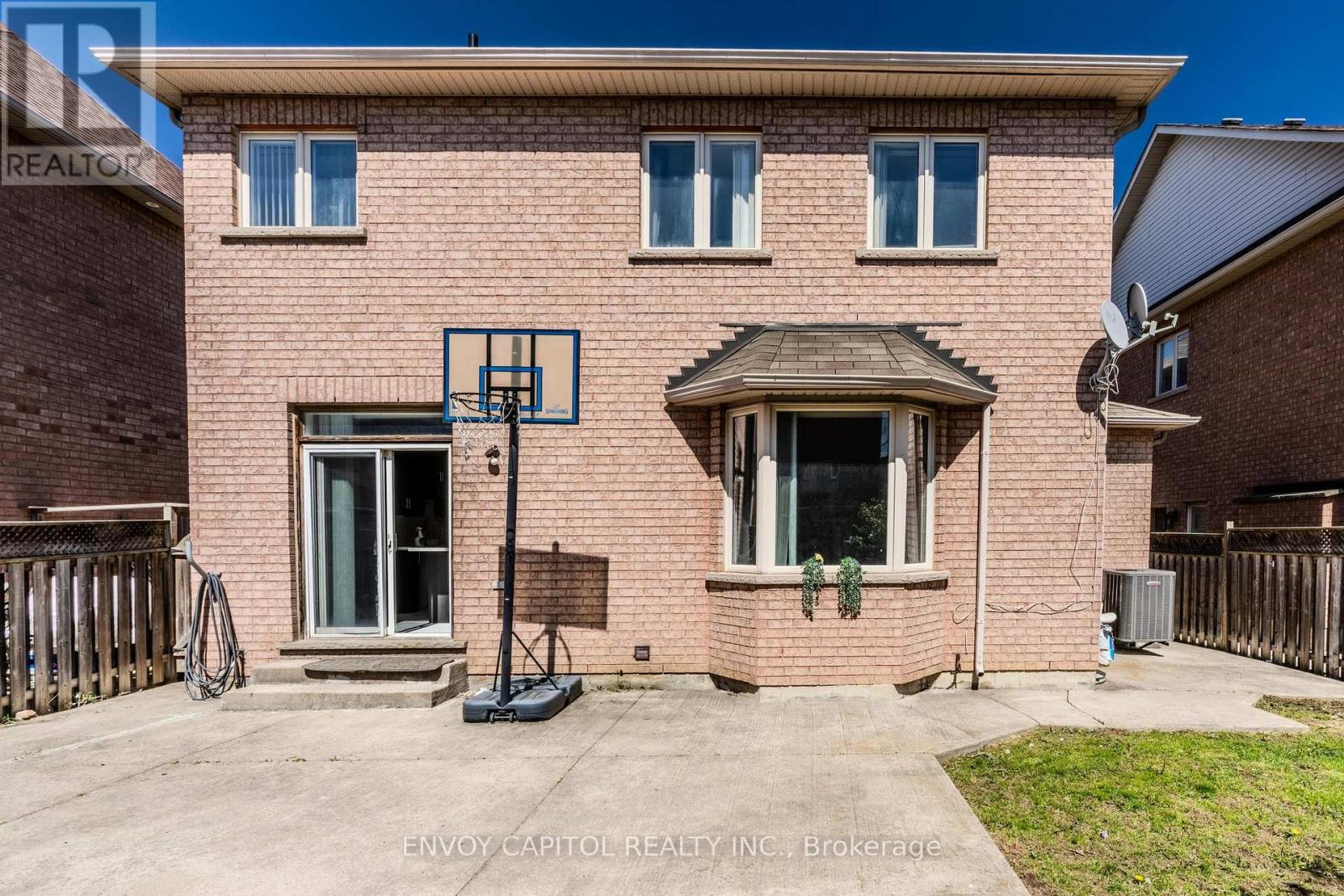 6 Sparkling Place, Brampton (Sandringham-Wellington), Ontario  L6R 2W9 - Photo 24 - W12155486