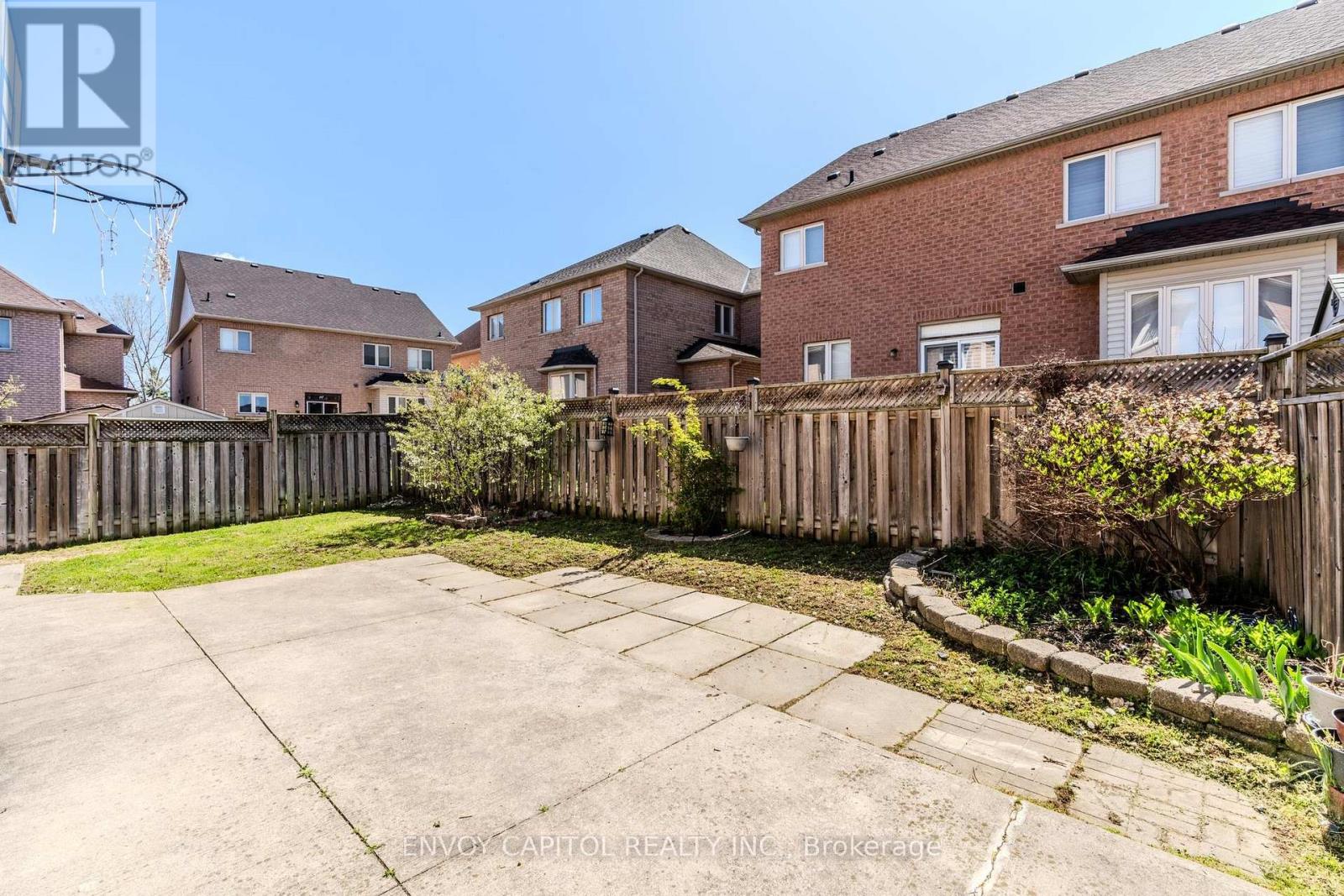 6 Sparkling Place, Brampton (Sandringham-Wellington), Ontario  L6R 2W9 - Photo 25 - W12155486