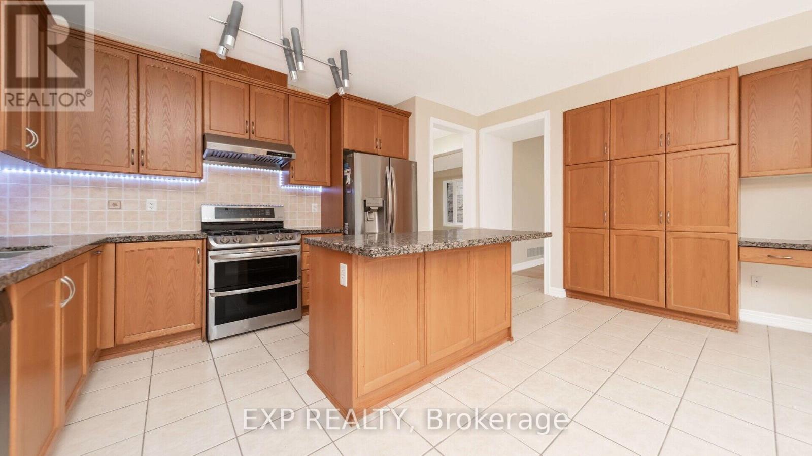 7 Wynview Street, Brampton, Ontario  L6P 3N6 - Photo 14 - W12155505