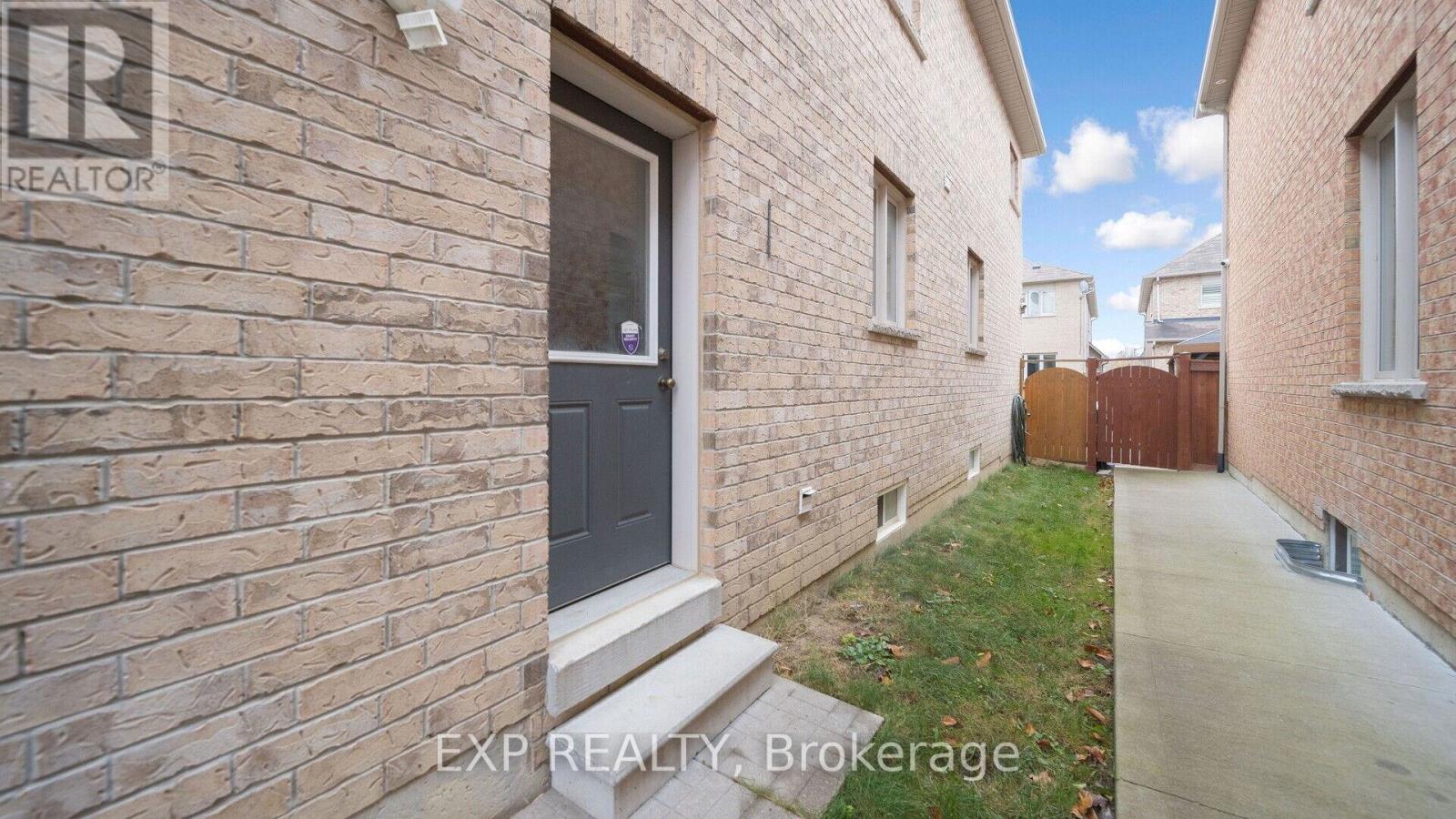 7 Wynview Street, Brampton, Ontario  L6P 3N6 - Photo 49 - W12155505