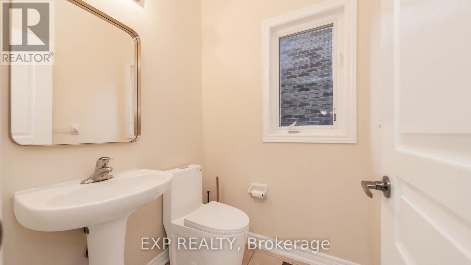 7 Wynview Street, Brampton, Ontario  L6P 3N6 - Photo 5 - W12155505