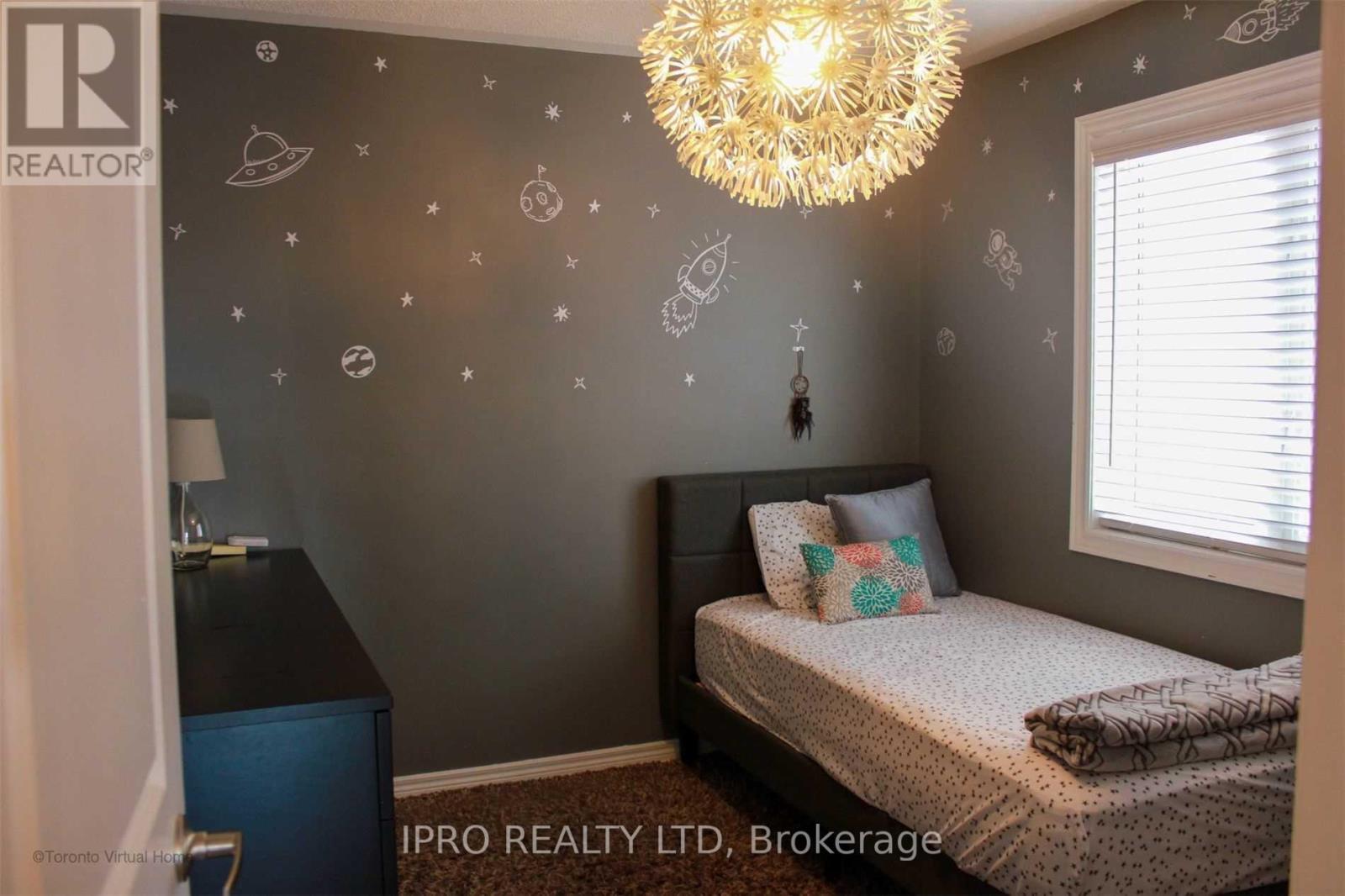 38 Wasaga Road, Brampton, Ontario  L6X 3B1 - Photo 17 - W12155536