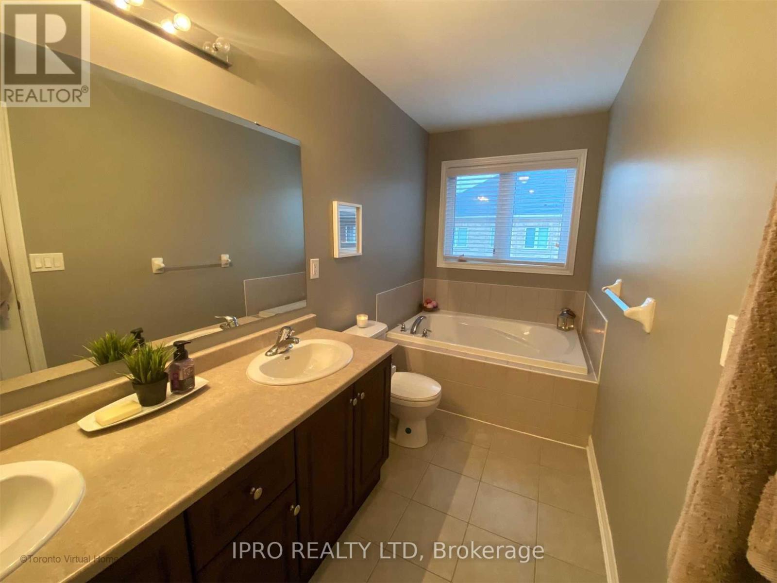 38 Wasaga Road, Brampton, Ontario  L6X 3B1 - Photo 20 - W12155536