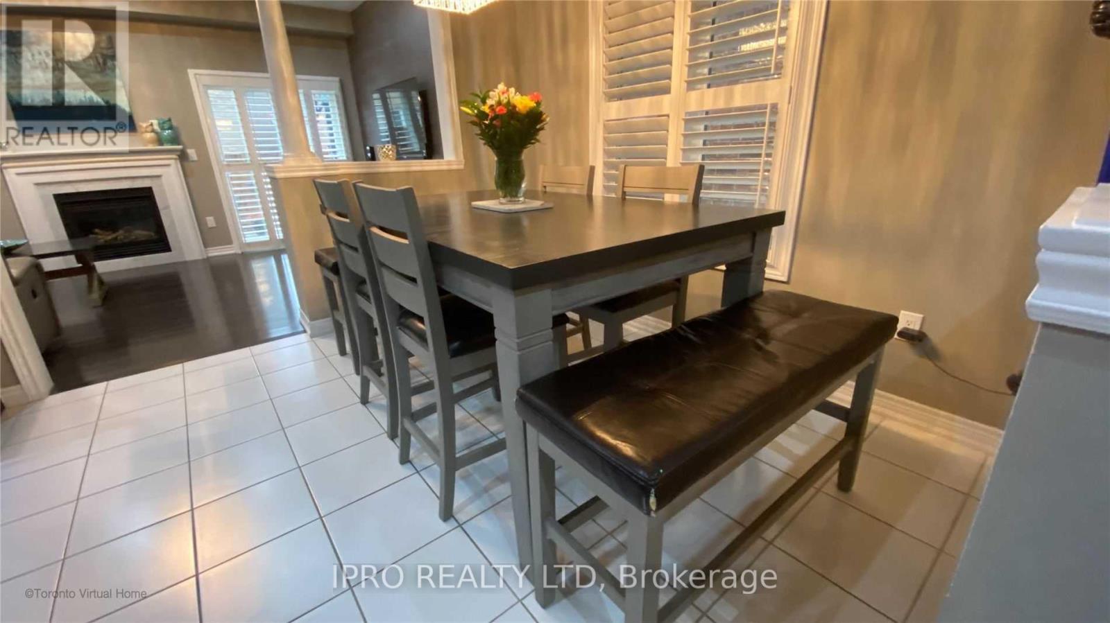 38 Wasaga Road, Brampton, Ontario  L6X 3B1 - Photo 8 - W12155536