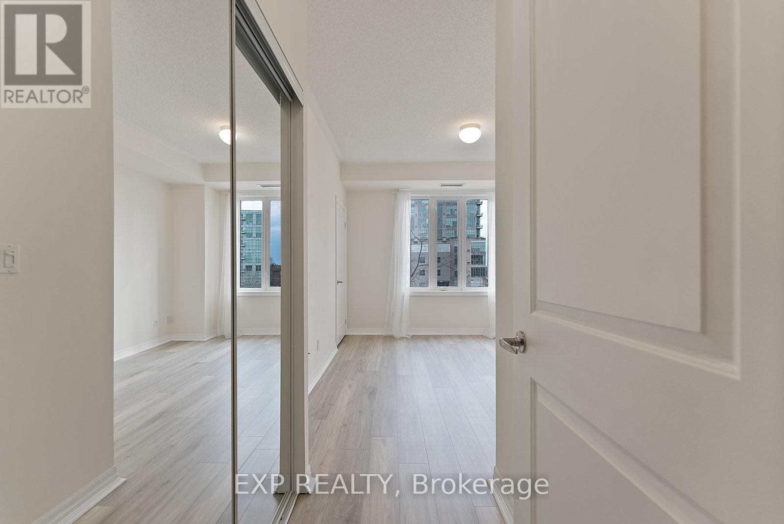 217 - 245 Dalesford Road, Toronto (Stonegate-Queensway), Ontario  M8Y 4H7 - Photo 12 - W12155543