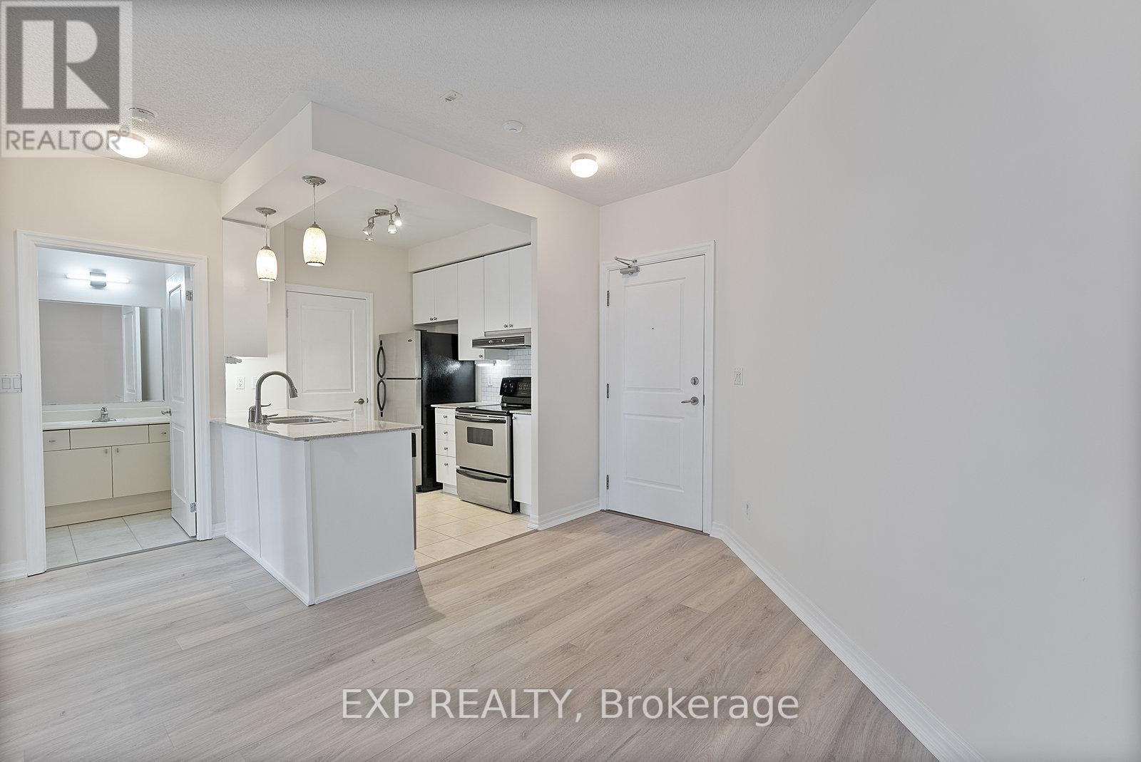 217 - 245 Dalesford Road, Toronto (Stonegate-Queensway), Ontario  M8Y 4H7 - Photo 18 - W12155543