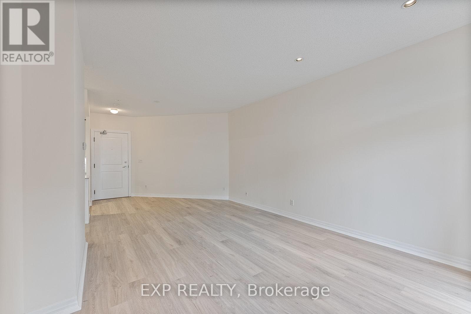 217 - 245 Dalesford Road, Toronto (Stonegate-Queensway), Ontario  M8Y 4H7 - Photo 8 - W12155543