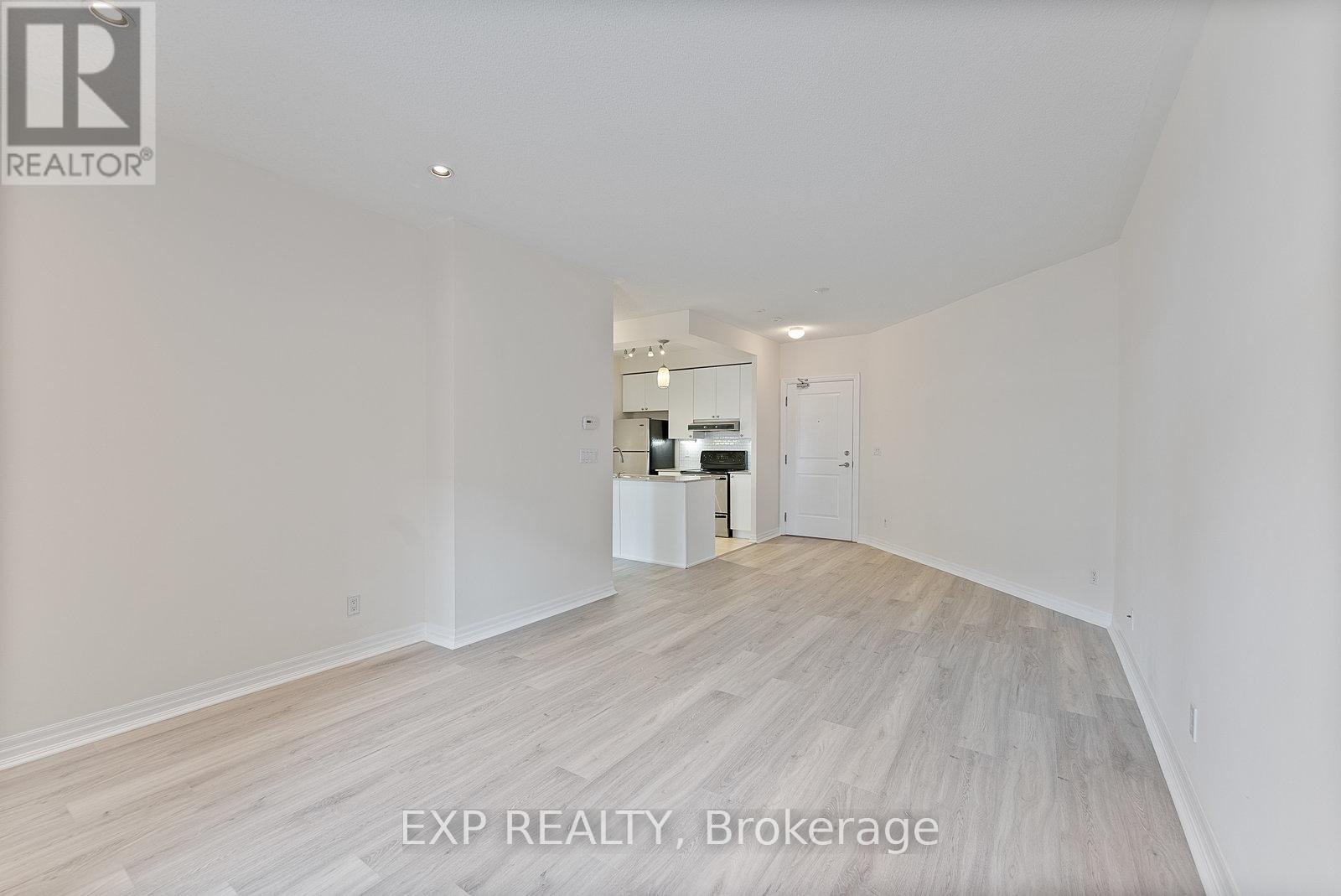 217 - 245 Dalesford Road, Toronto (Stonegate-Queensway), Ontario  M8Y 4H7 - Photo 9 - W12155543