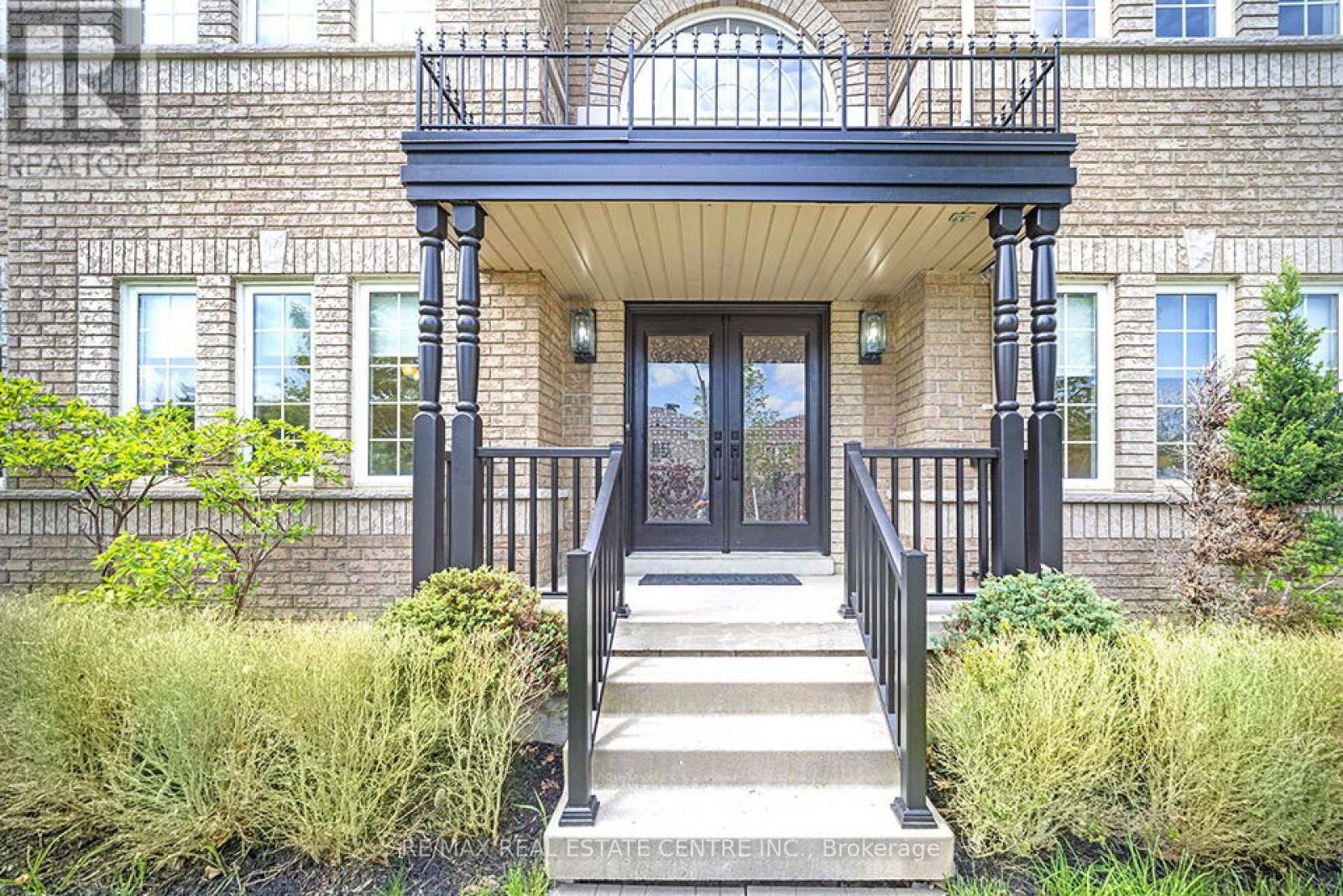 41 Avalanche Crescent, Brampton (Bram East), Ontario  L6P 1L8 - Photo 5 - W12155545