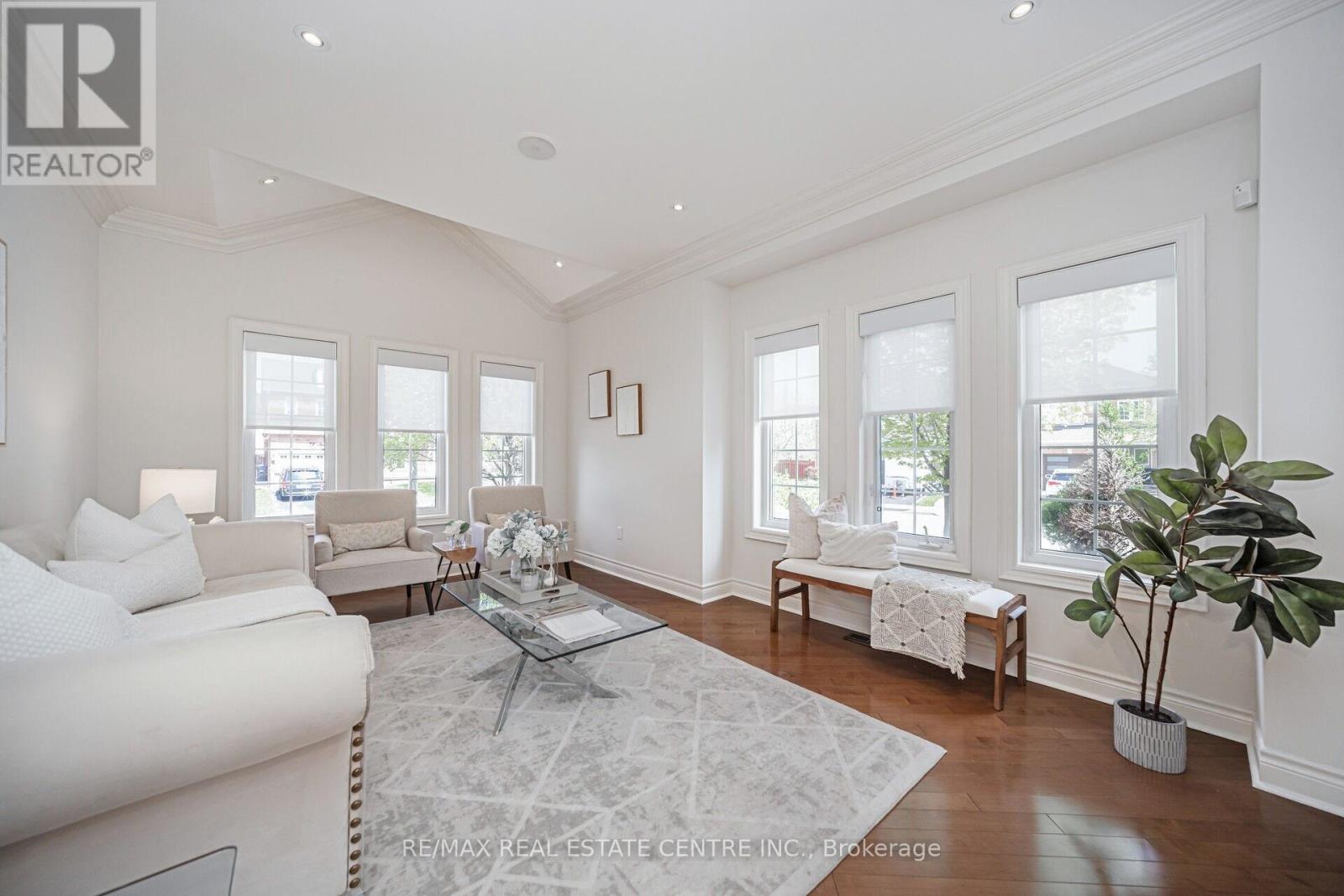 41 Avalanche Crescent, Brampton (Bram East), Ontario  L6P 1L8 - Photo 9 - W12155545