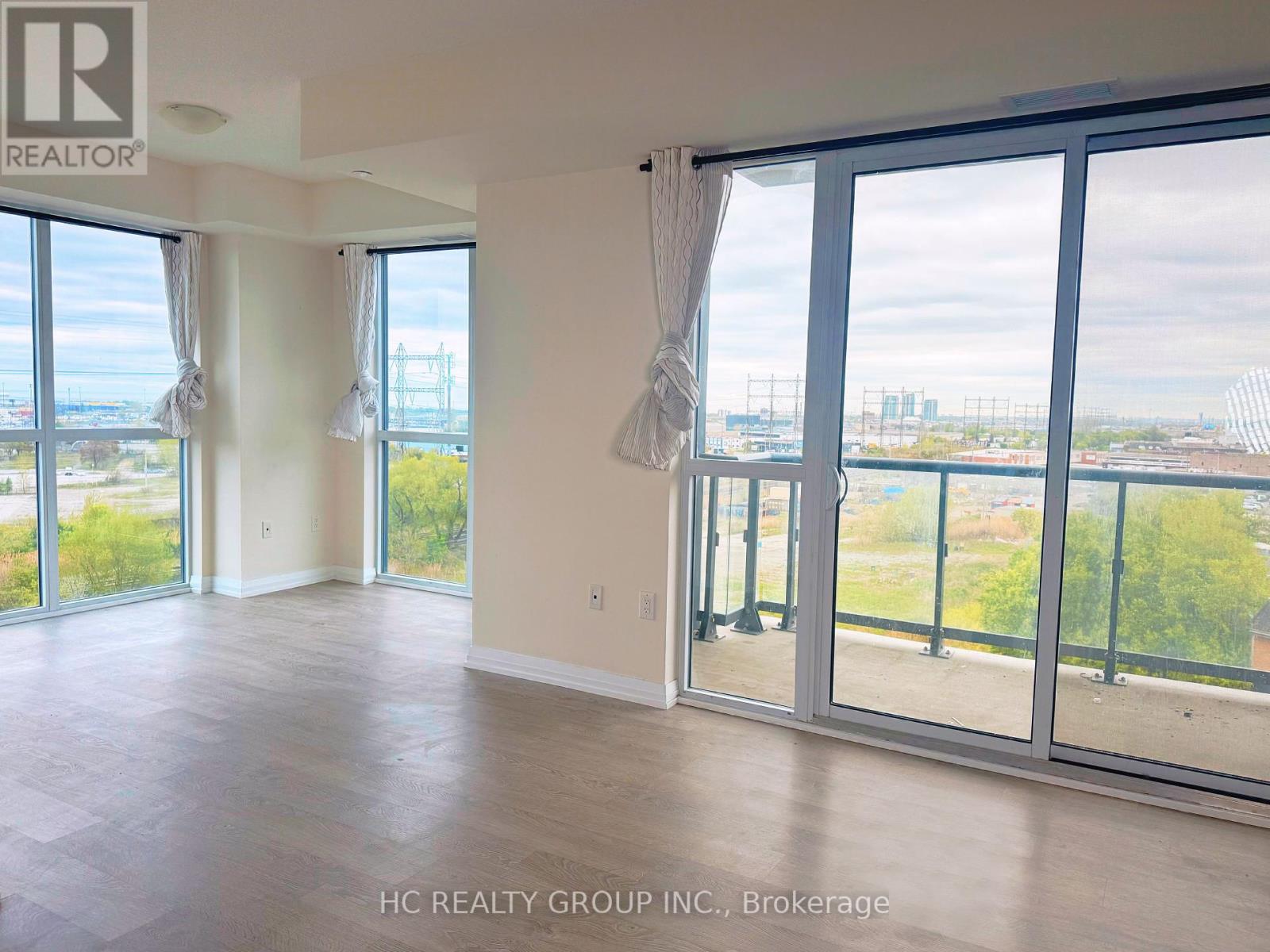 504 - 50 Thomas Riley Road, Toronto, Ontario  M9B 0C5 - Photo 4 - W12155548