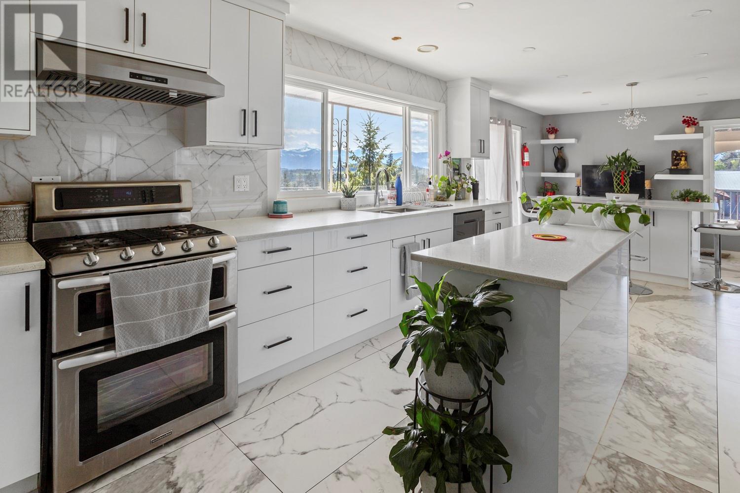 3851 3 Highway, Erickson, British Columbia V0B 1G0 - Photo 4 - 10347163