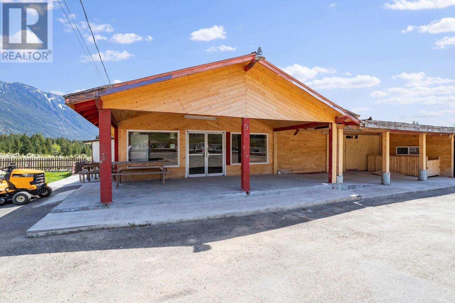 3851 3 Highway, Erickson, British Columbia V0B 1G0 - Photo 3 - 10347163