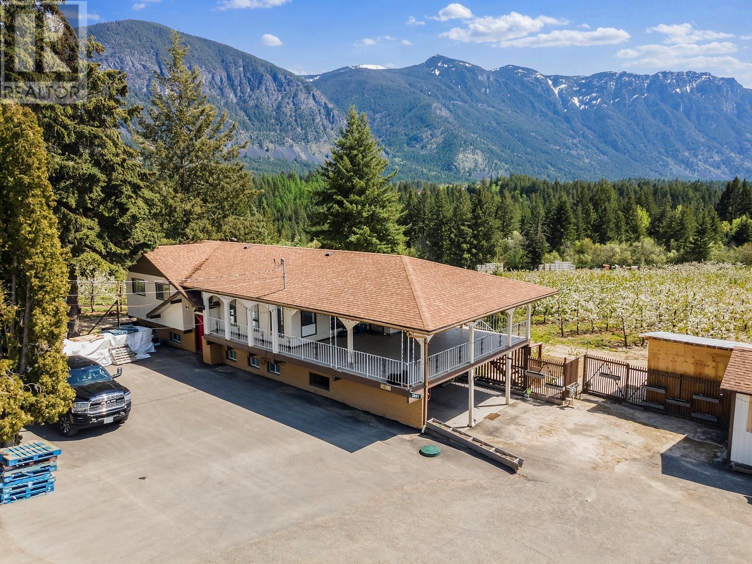 3851 3 Highway, Erickson, British Columbia V0B 1G0 - Photo 2 - 10347163