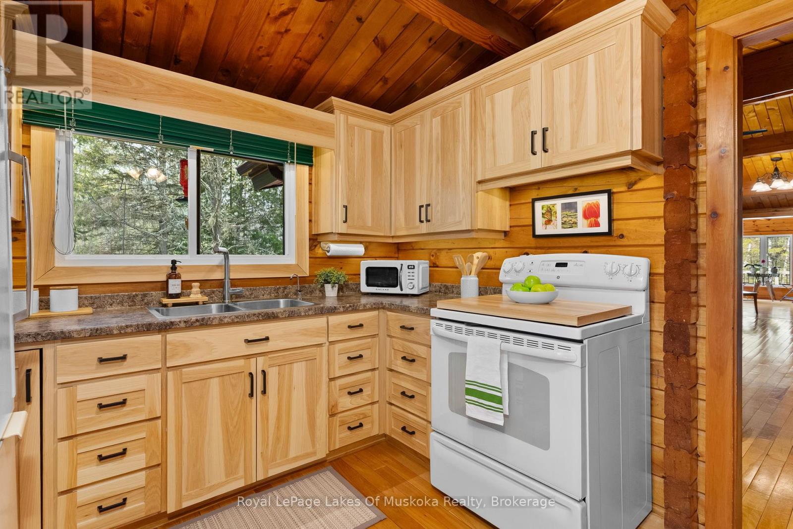 71 Victoria Street, Magnetawan, Ontario  P0A 1P0 - Photo 14 - X12154464
