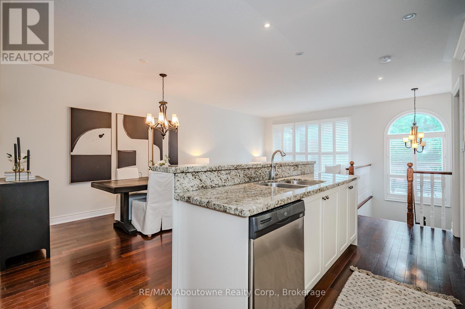 2946 Singleton Common, Burlington, Ontario  L7M 0B4 - Photo 8 - W12155573