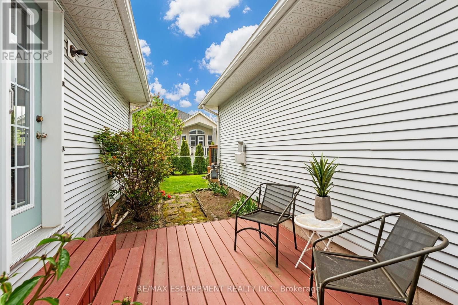 6 Village Drive, West Lincoln, Ontario  L0R 2A0 - Photo 15 - X12155518