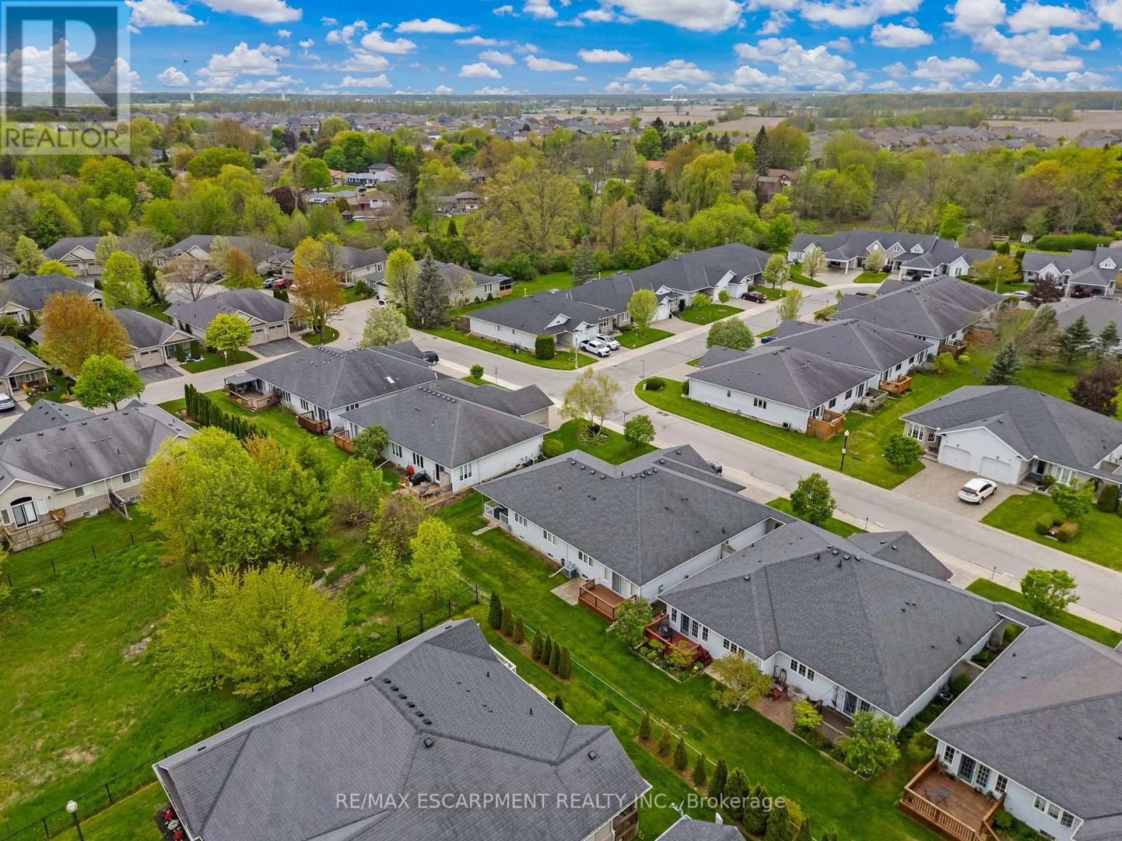 6 Village Drive, West Lincoln, Ontario  L0R 2A0 - Photo 37 - X12155518