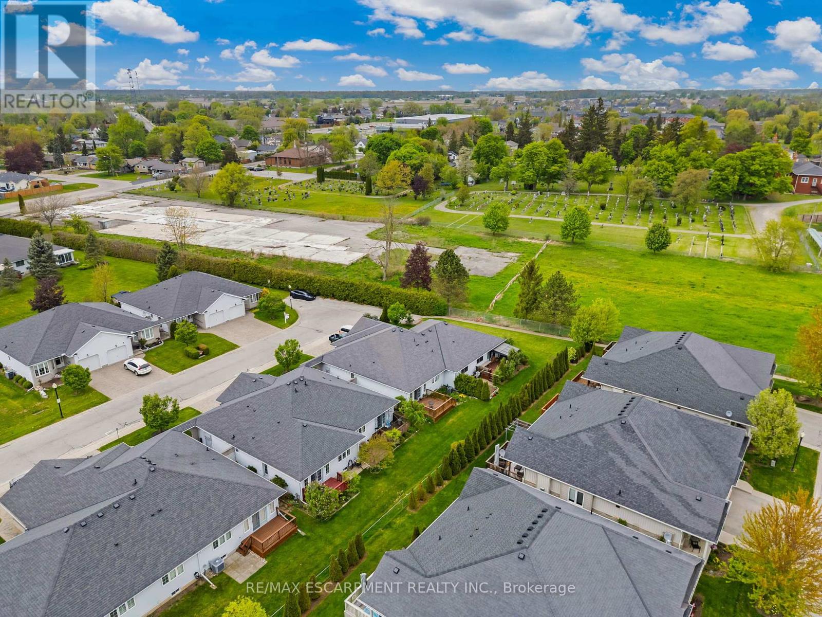 6 Village Drive, West Lincoln, Ontario  L0R 2A0 - Photo 38 - X12155518