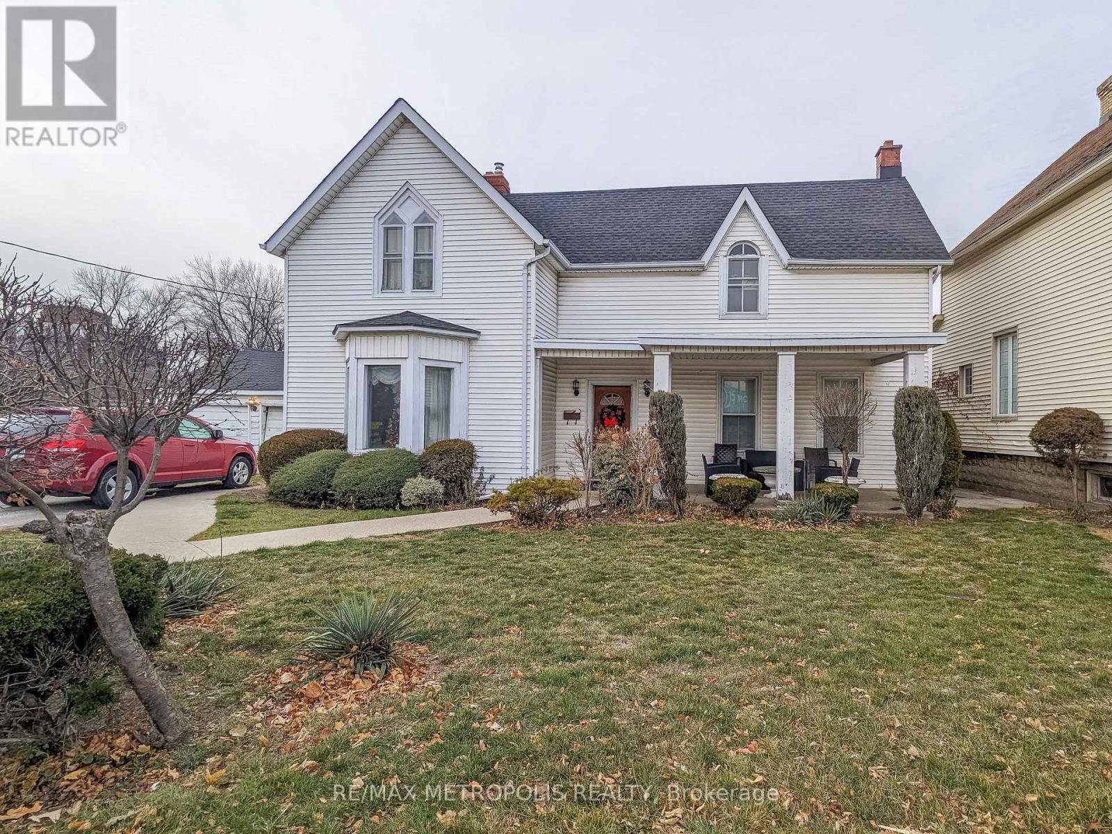 Property at 529 CHRISTINA STREET N image 1