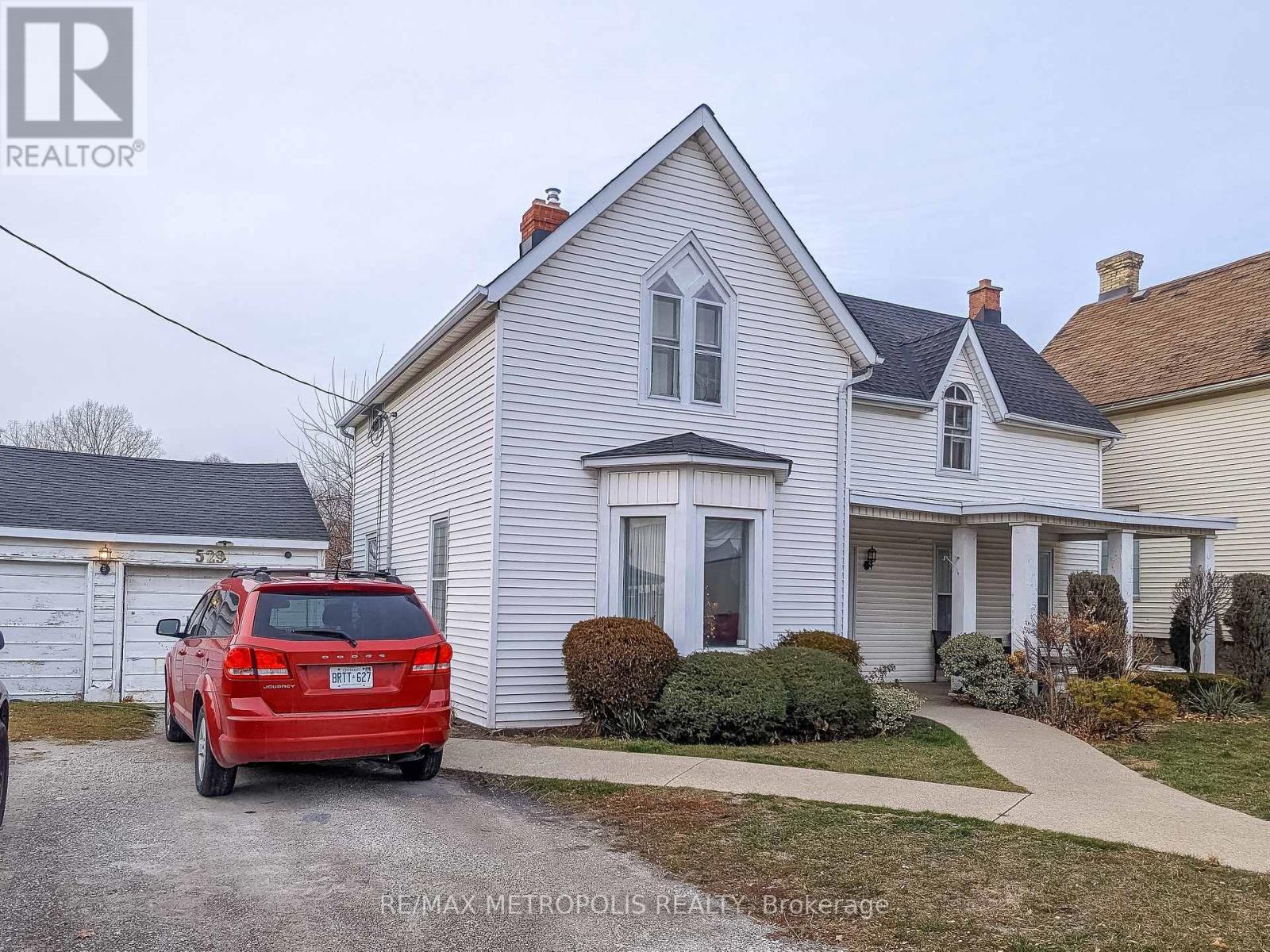 Property at 529 CHRISTINA STREET N image 2