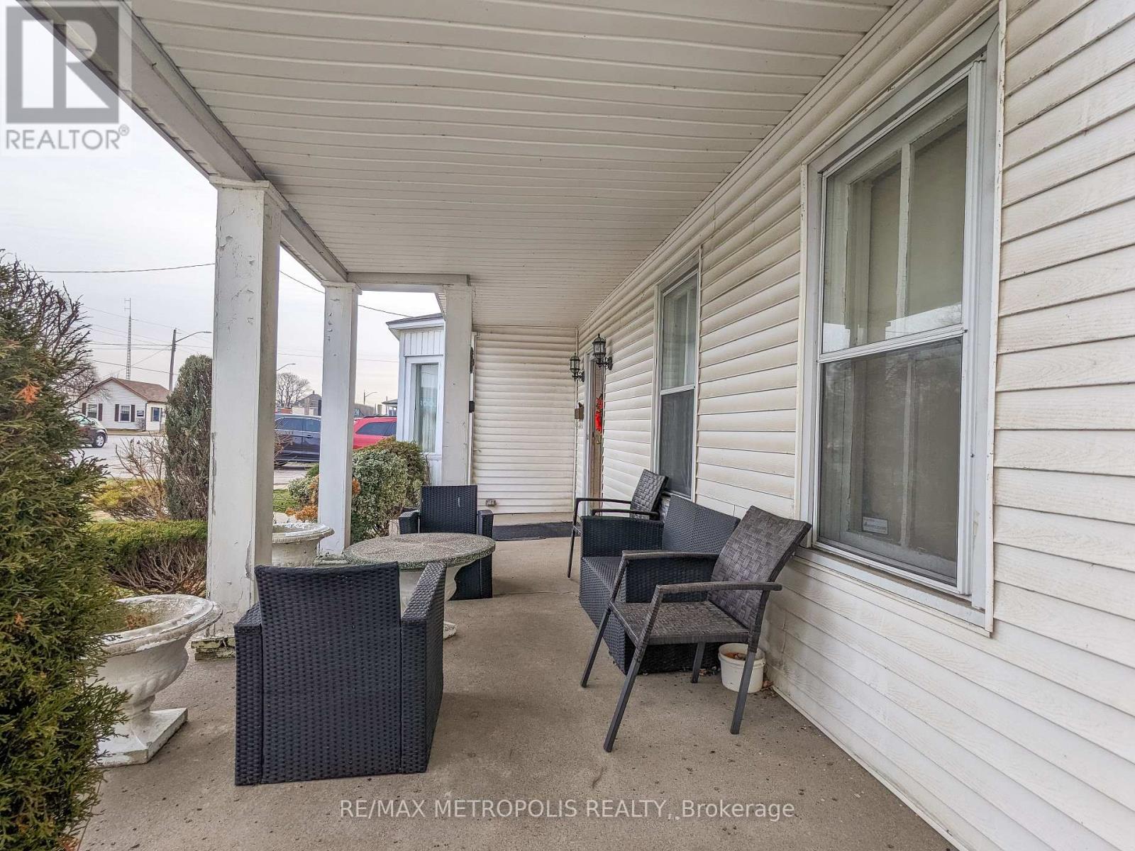 Property at 529 CHRISTINA STREET N image 4