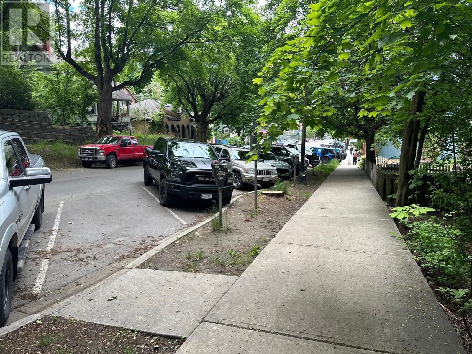 815 Baker Street, Nelson, British Columbia  V1L 4J8 - Photo 2 - 10329603