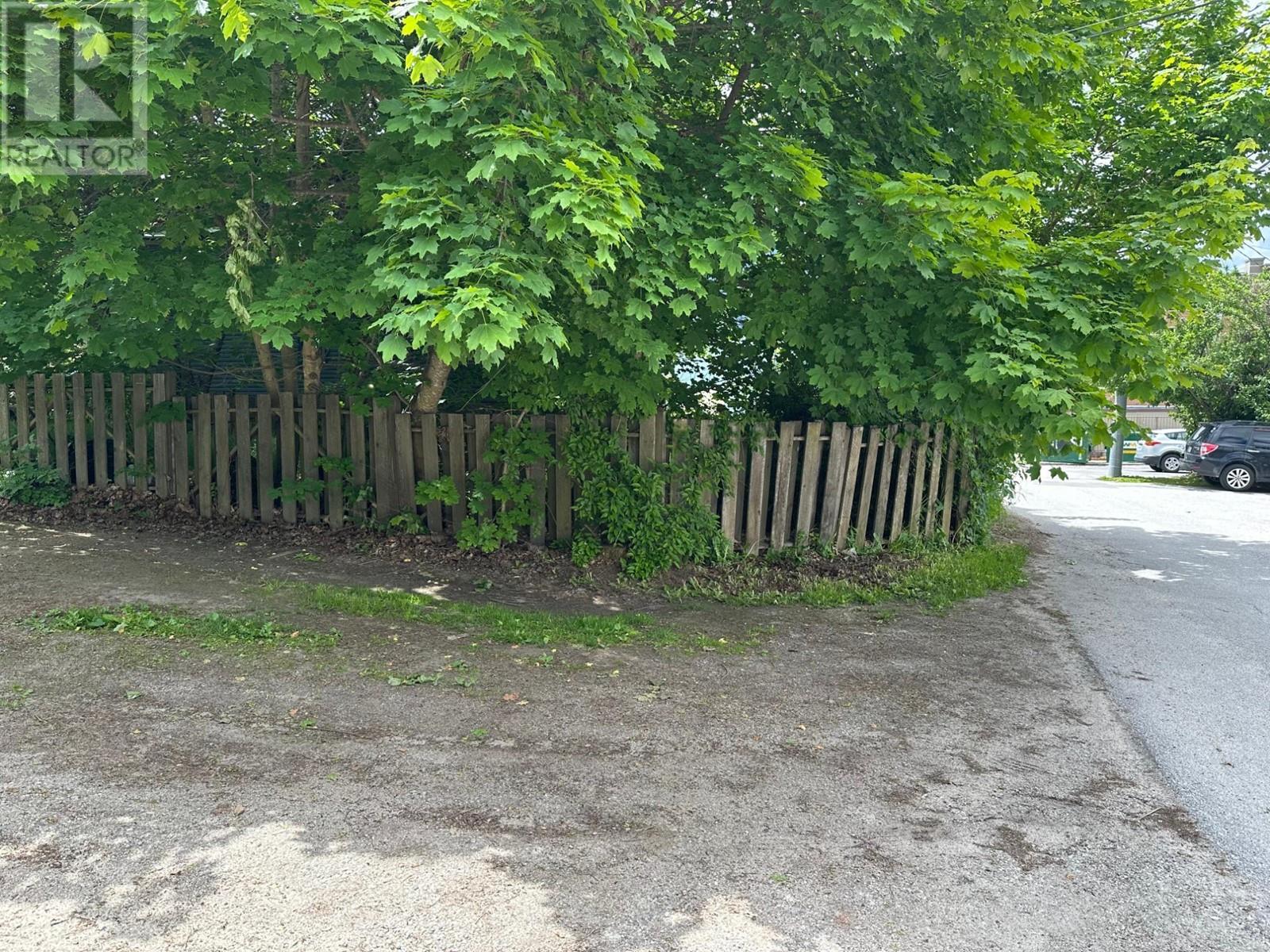 815 Baker Street, Nelson, British Columbia  V1L 4J8 - Photo 21 - 10329603