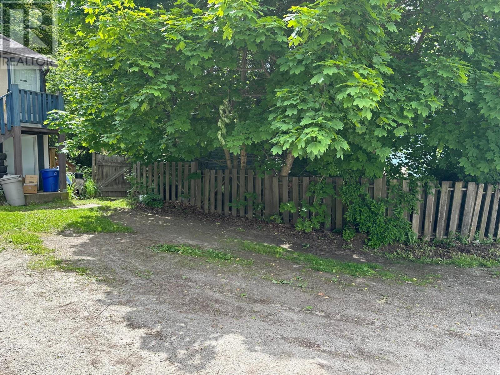 815 Baker Street, Nelson, British Columbia  V1L 4J8 - Photo 22 - 10329603