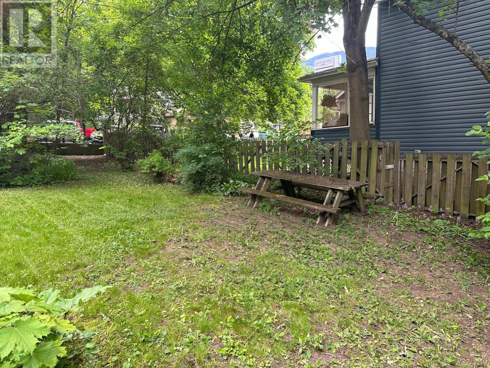 815 Baker Street, Nelson, British Columbia  V1L 4J8 - Photo 27 - 10329603