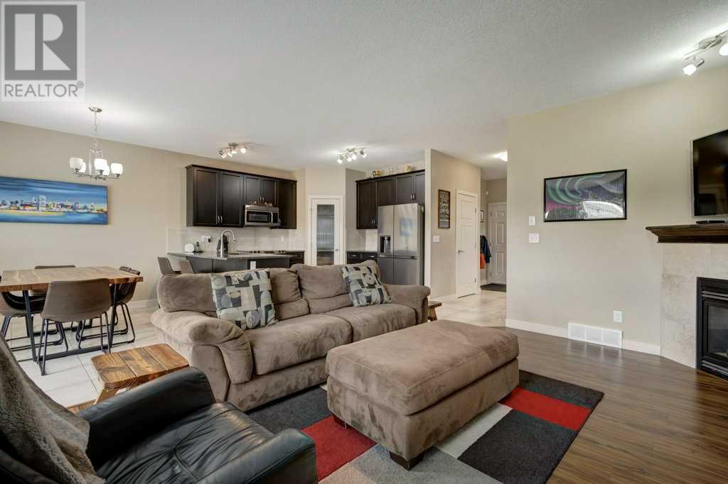 48 Everhollow Street Sw, Calgary, Alberta  T2Y 0K2 - Photo 4 - A2221909