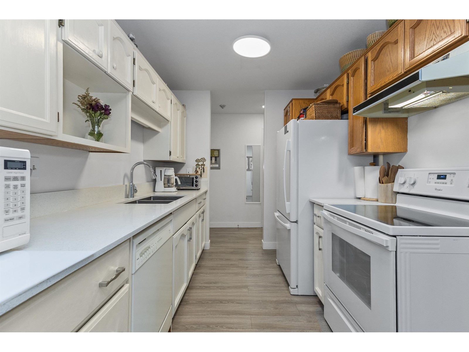 105 33535 King Road, Abbotsford, British Columbia  V2S 6Z5 - Photo 1 - R3003873