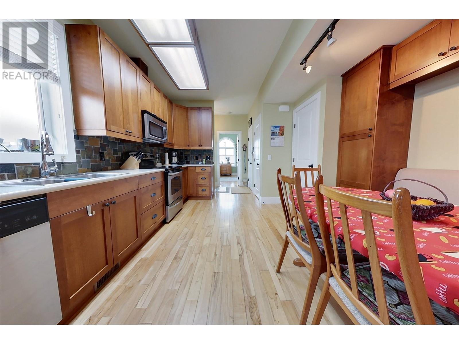 1849 Kelowna Crescent Unit# A, Cranbrook, British Columbia  V1C 6L6 - Photo 11 - 10348288