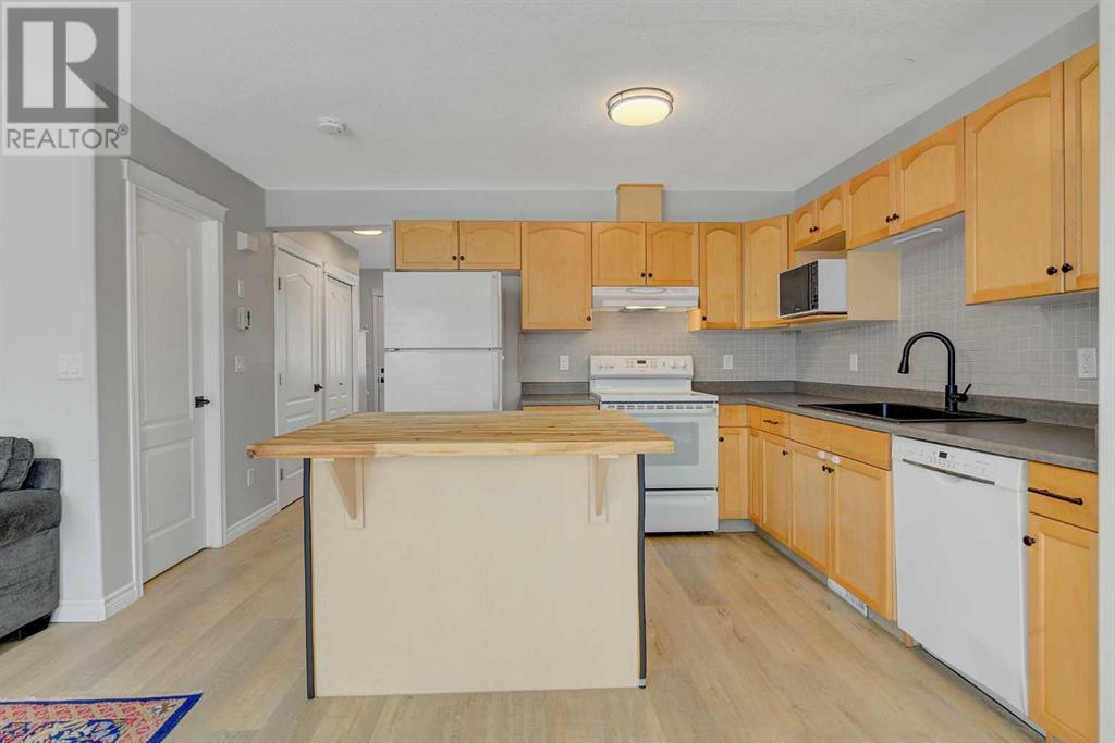 Property at 10261 70 Avenue image 5
