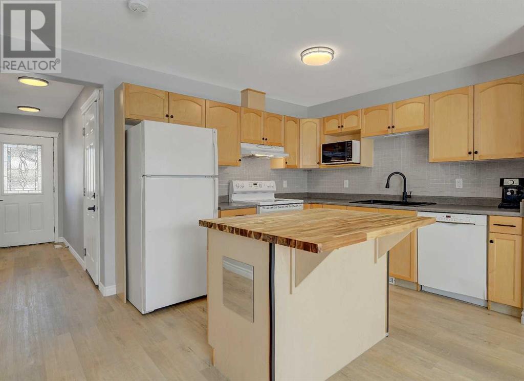 Property at 10261 70 Avenue image 3