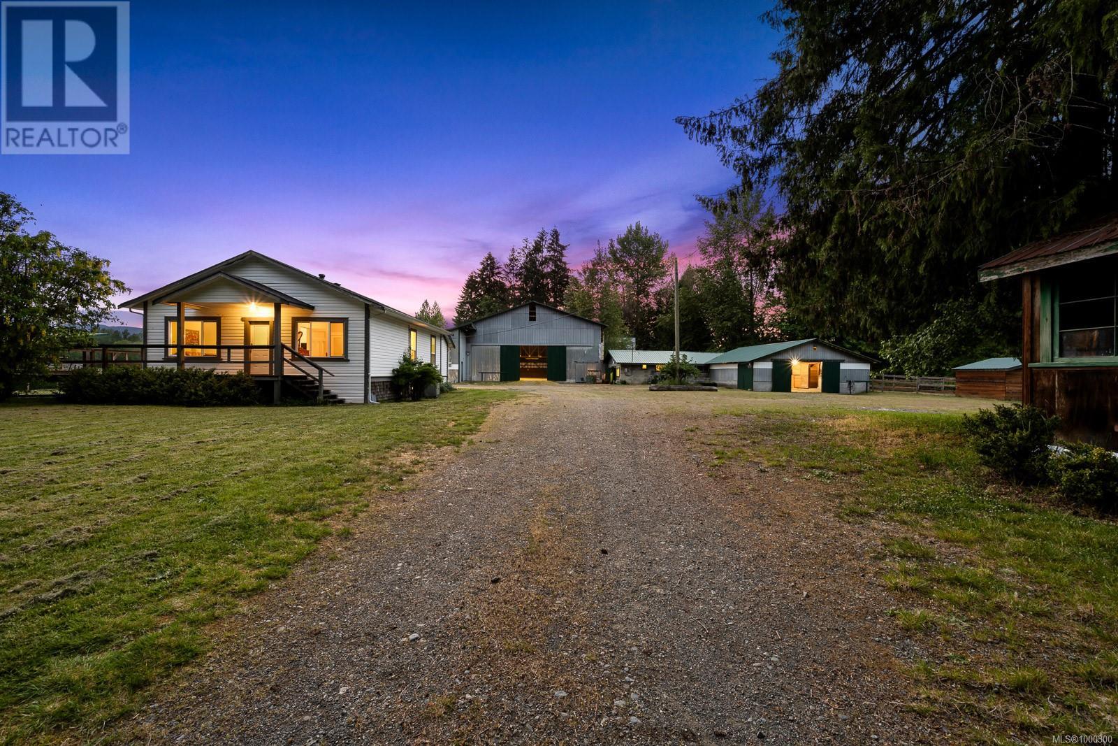 3155 Grant Rd, Courtenay, British Columbia  V9N 9P7 - Photo 4 - 1000300